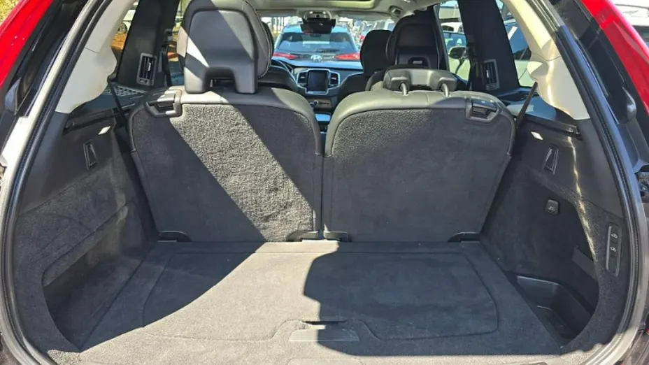 VOLVO XC90 -