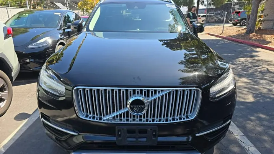VOLVO XC90 -