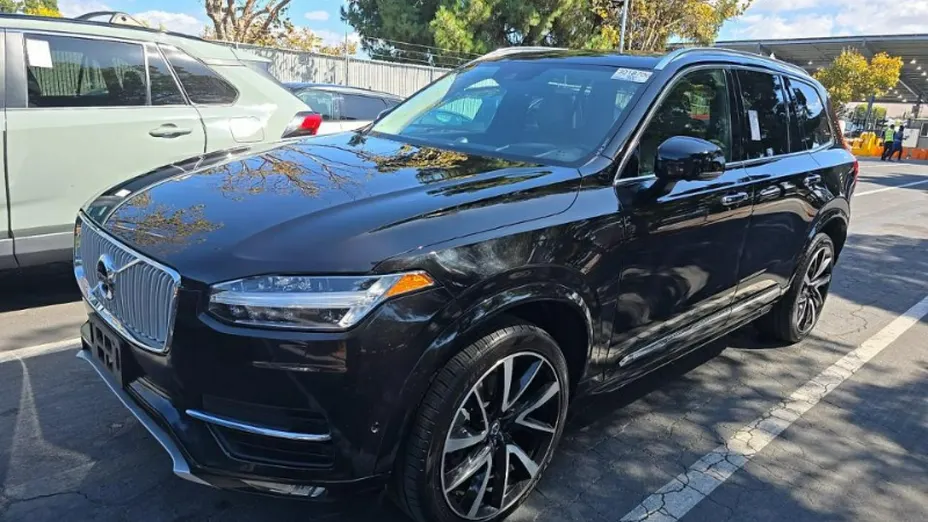VOLVO XC90 -