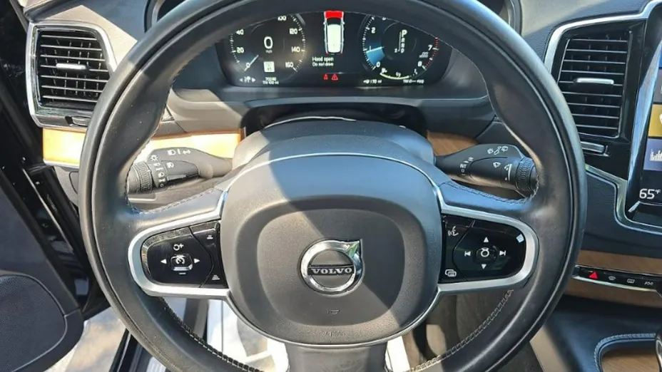 VOLVO XC90 -