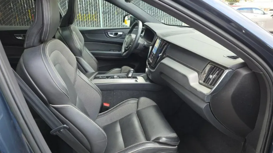 VOLVO XC60 -