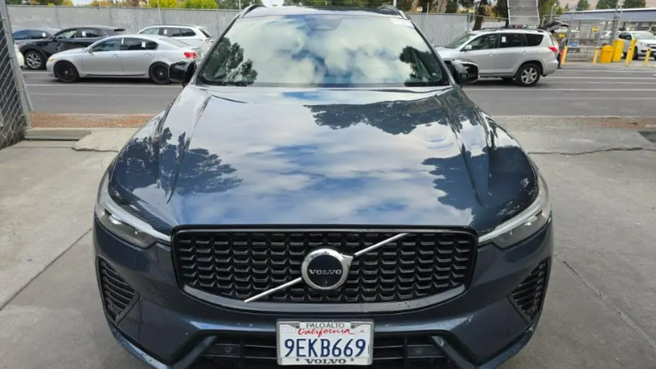 VOLVO XC60 -