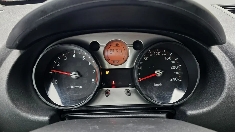 NISSAN Qashqai -