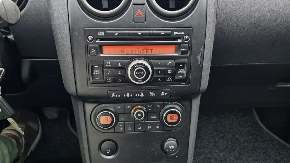 NISSAN Qashqai -