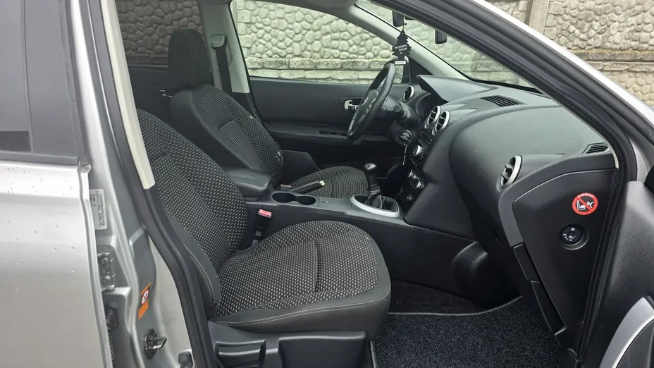 NISSAN Qashqai -