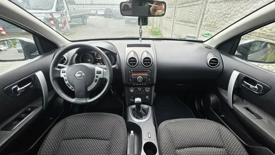 NISSAN Qashqai -
