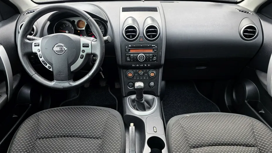 NISSAN Qashqai -