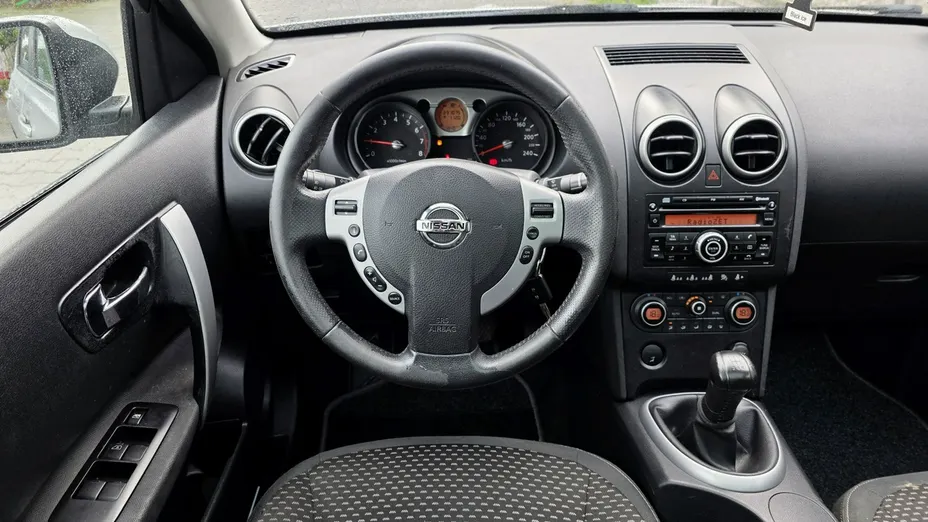 NISSAN Qashqai -