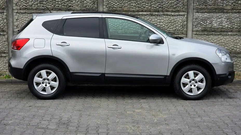 NISSAN Qashqai -