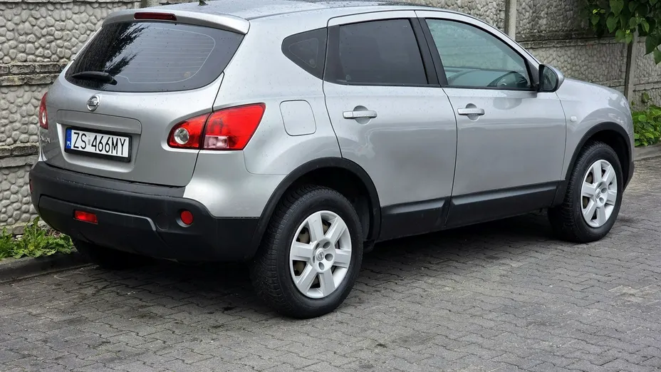NISSAN Qashqai -
