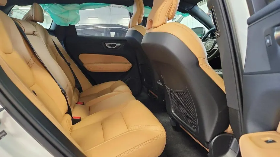 VOLVO XC60 -
