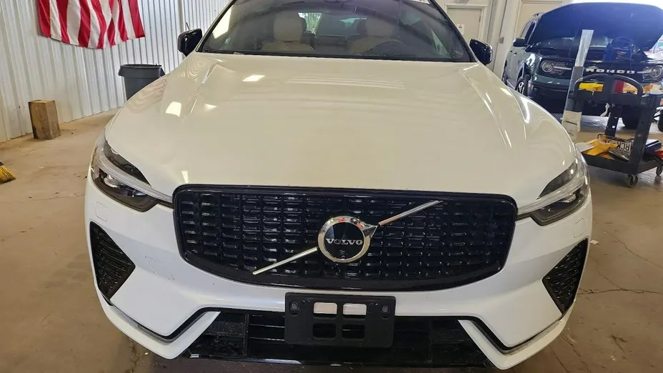 VOLVO XC60 -