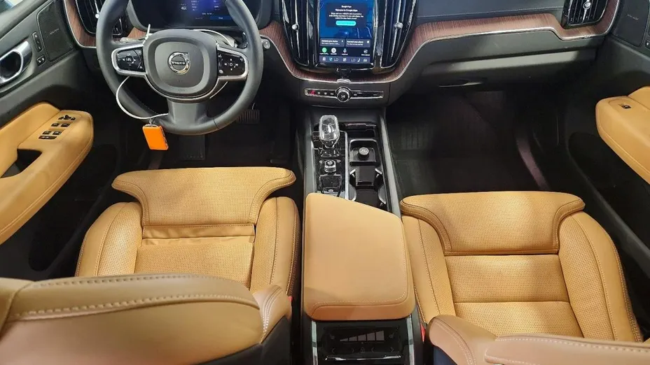 VOLVO XC60 -