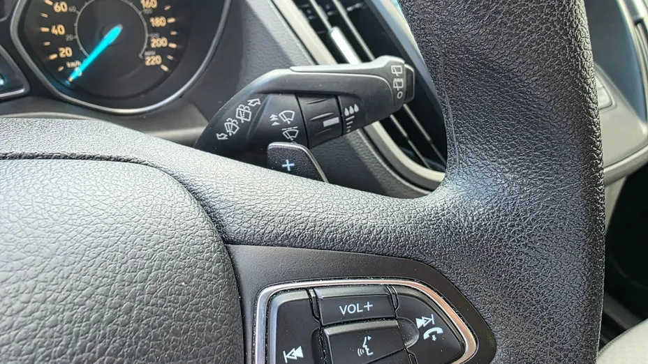 FORD Escape -