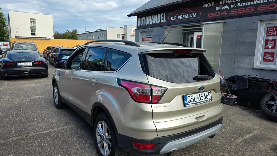 FORD Escape -
