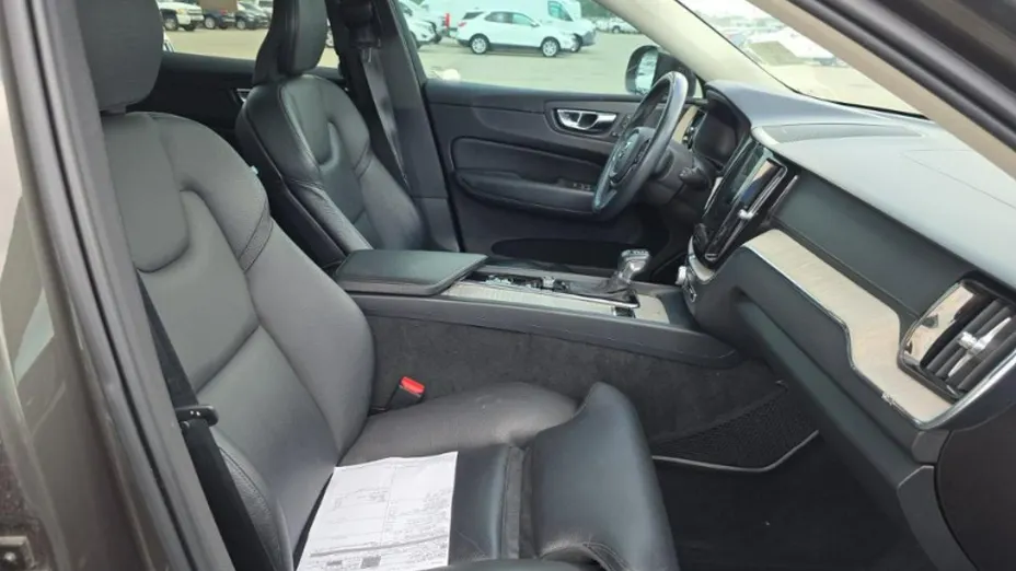 VOLVO XC60 -