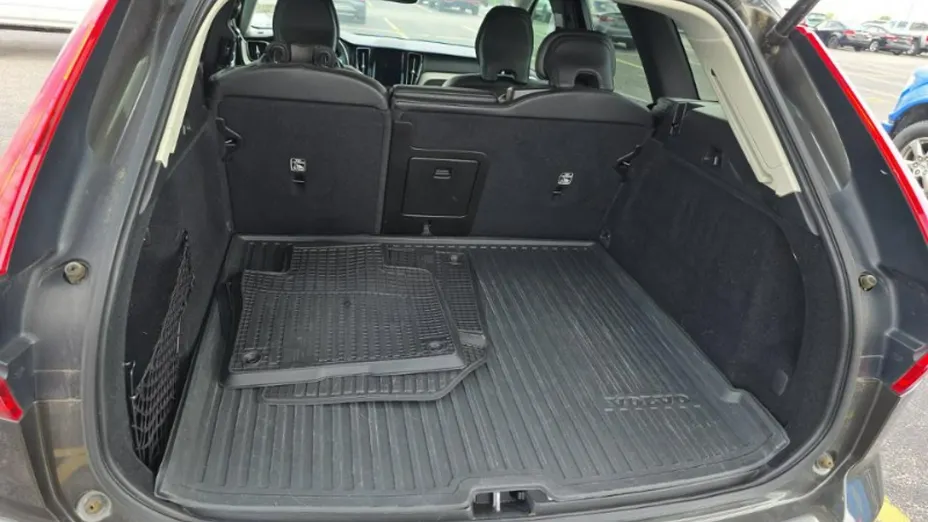 VOLVO XC60 -