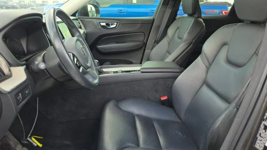 VOLVO XC60 -