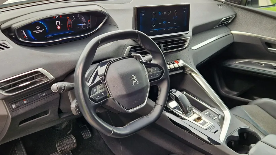 PEUGEOT 3008 -