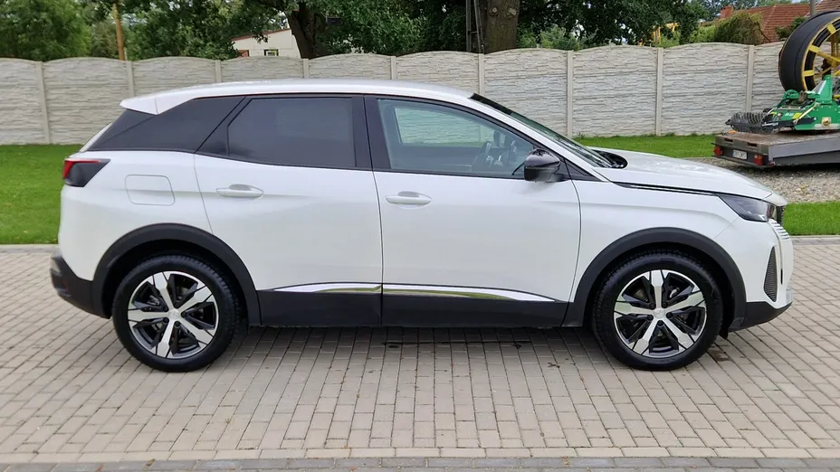 PEUGEOT 3008 -