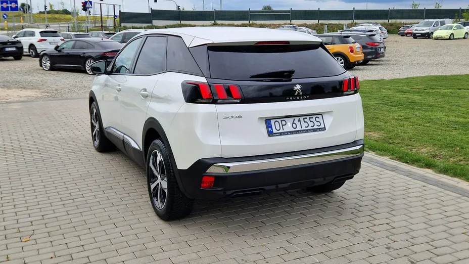 PEUGEOT 3008 -