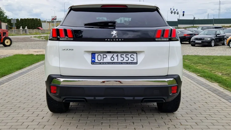 PEUGEOT 3008 -