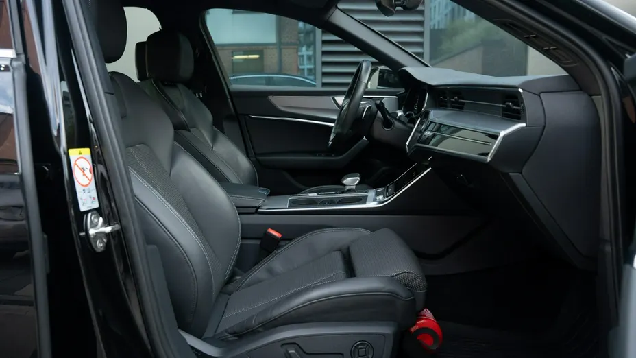 AUDI A6 -