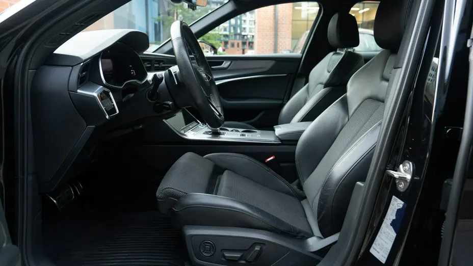 AUDI A6 -