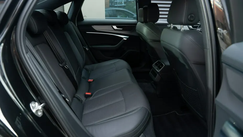 AUDI A6 -