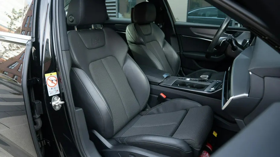 AUDI A6 -
