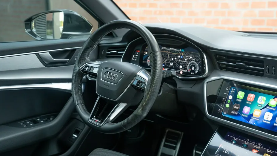 AUDI A6 -