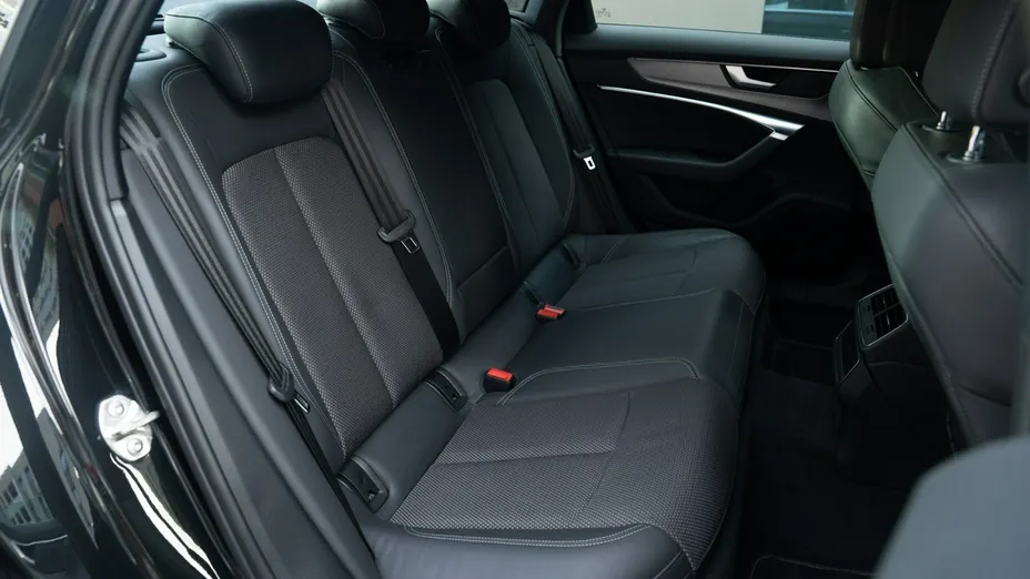 AUDI A6 -