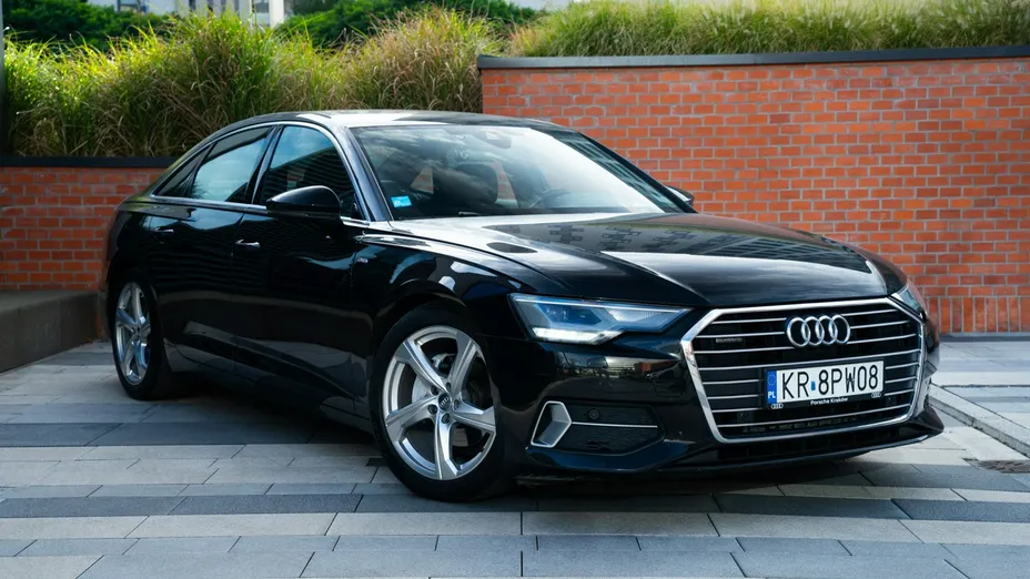 AUDI A6 -