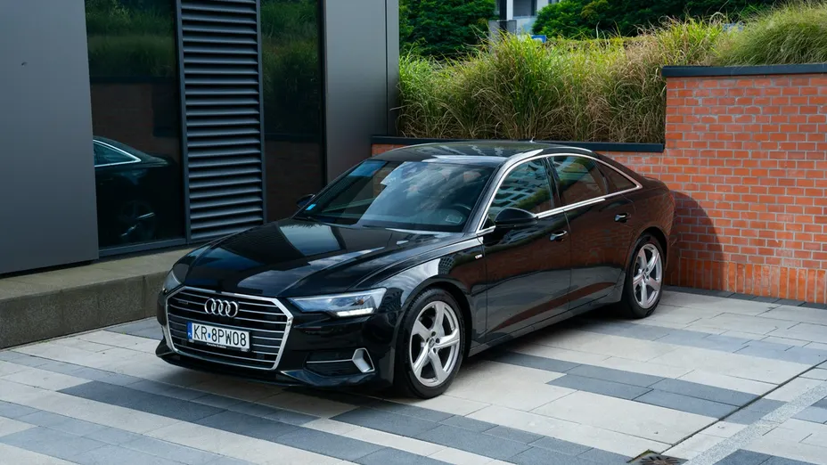 AUDI A6 -
