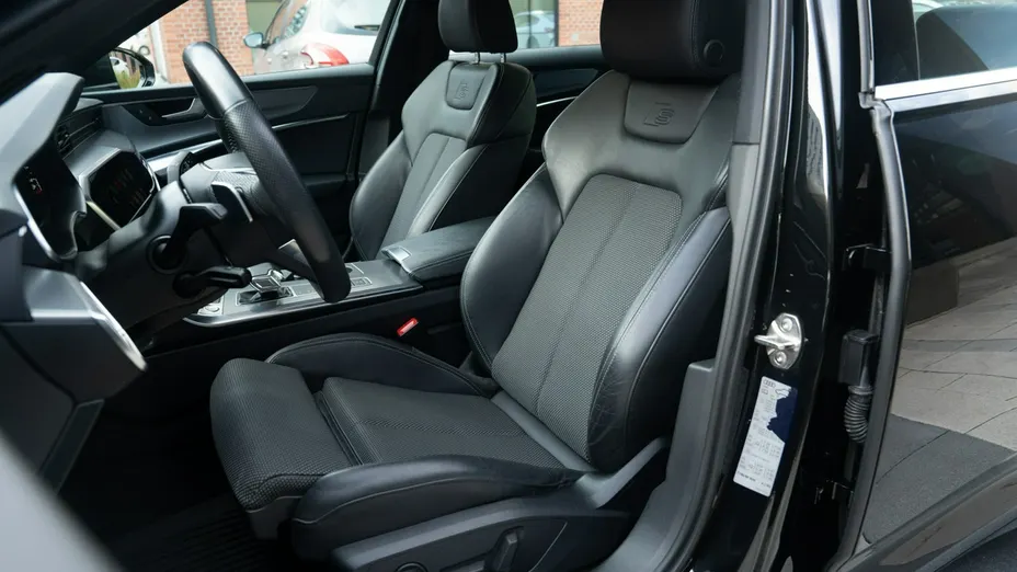 AUDI A6 -