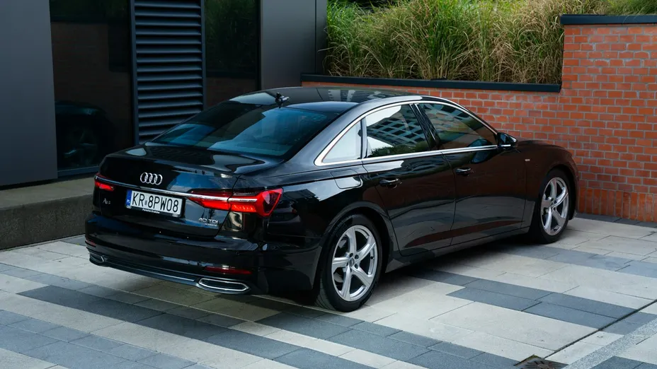 AUDI A6 -