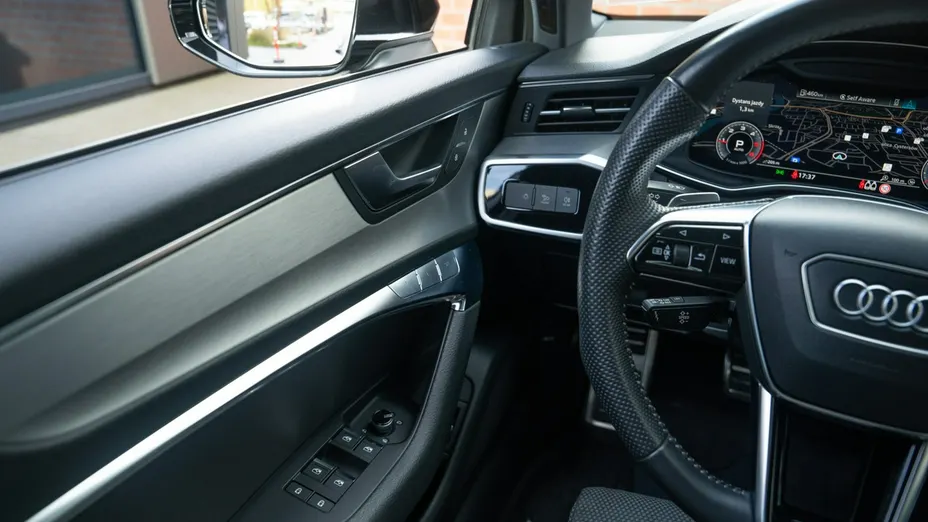 AUDI A6 -