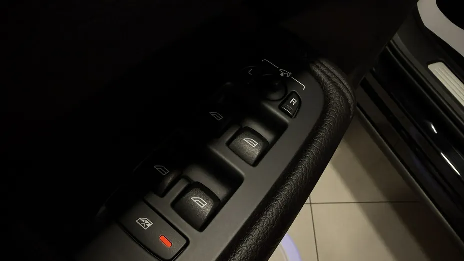 VOLVO XC60 -