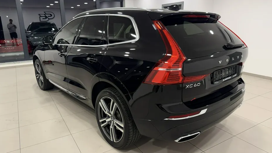 VOLVO XC60 -