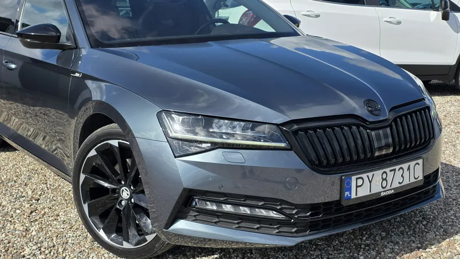 SKODA Superb -
