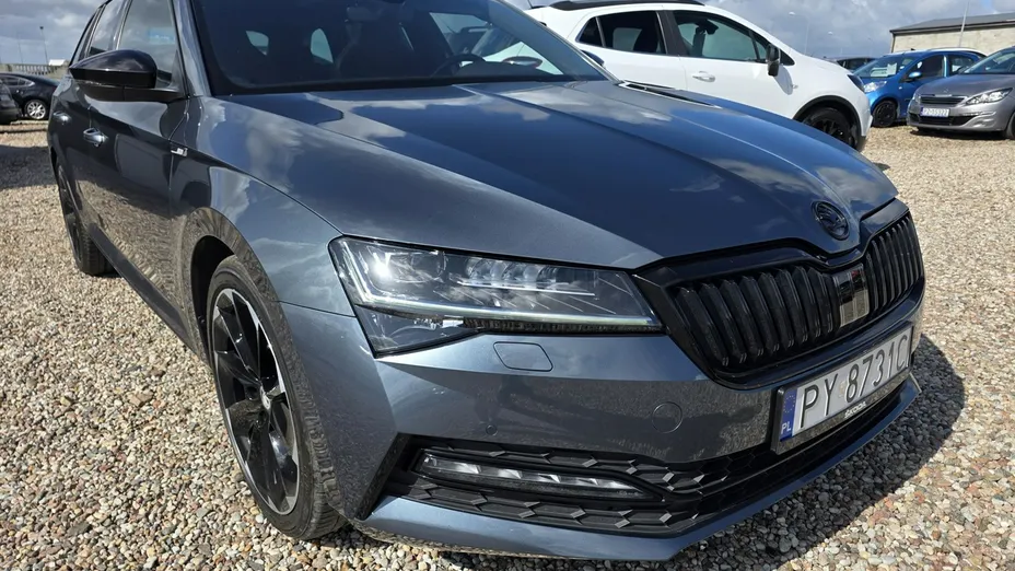 SKODA Superb -