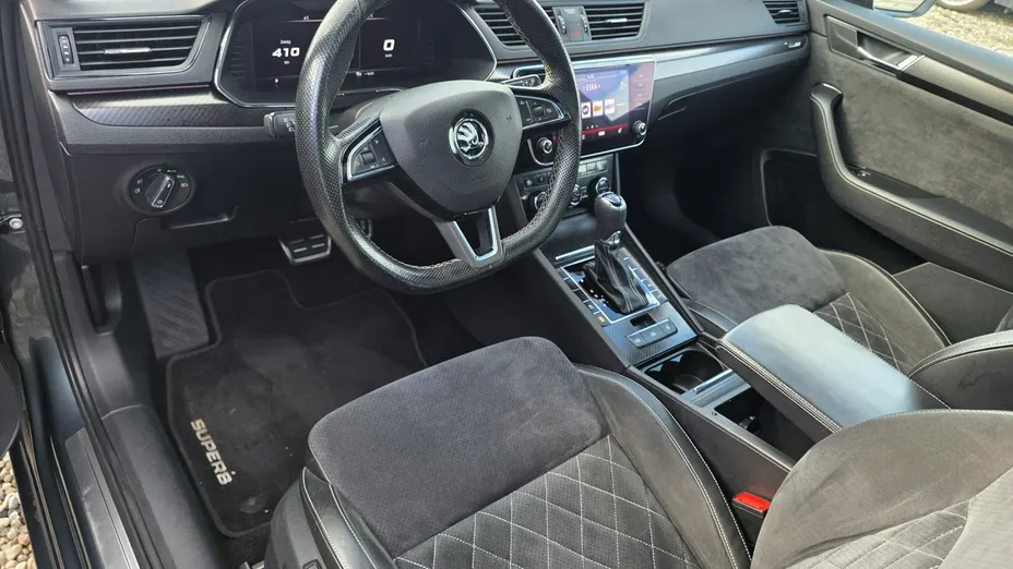 SKODA Superb -