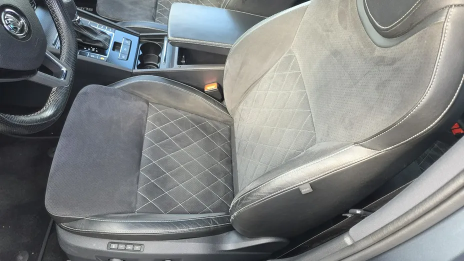 SKODA Superb -