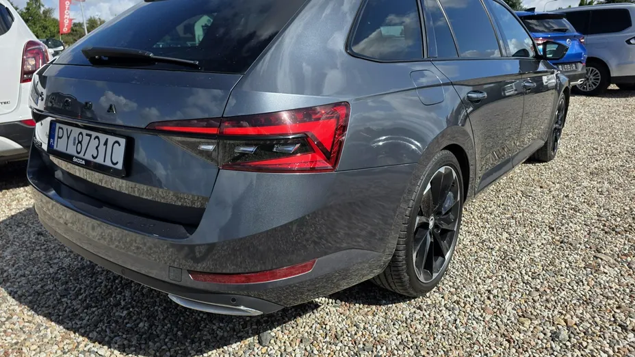 SKODA Superb -
