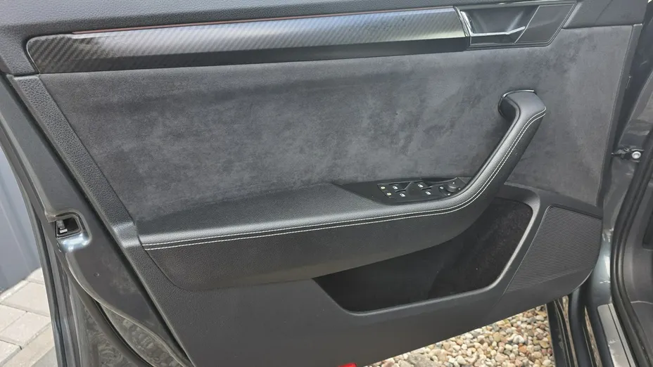 SKODA Superb -