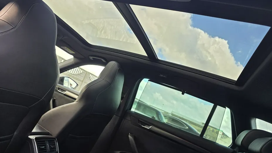 SKODA Superb -