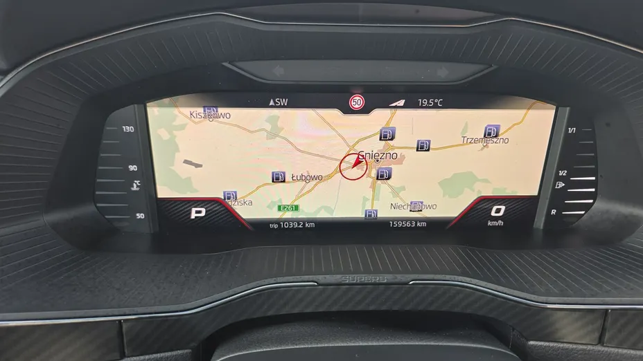 SKODA Superb -