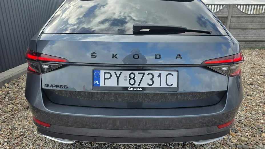 SKODA Superb -
