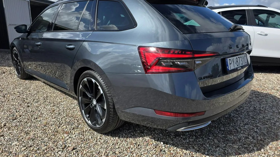 SKODA Superb -