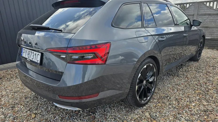 SKODA Superb -